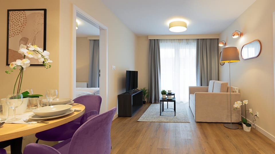 Activities, TV and multimedia, Living room