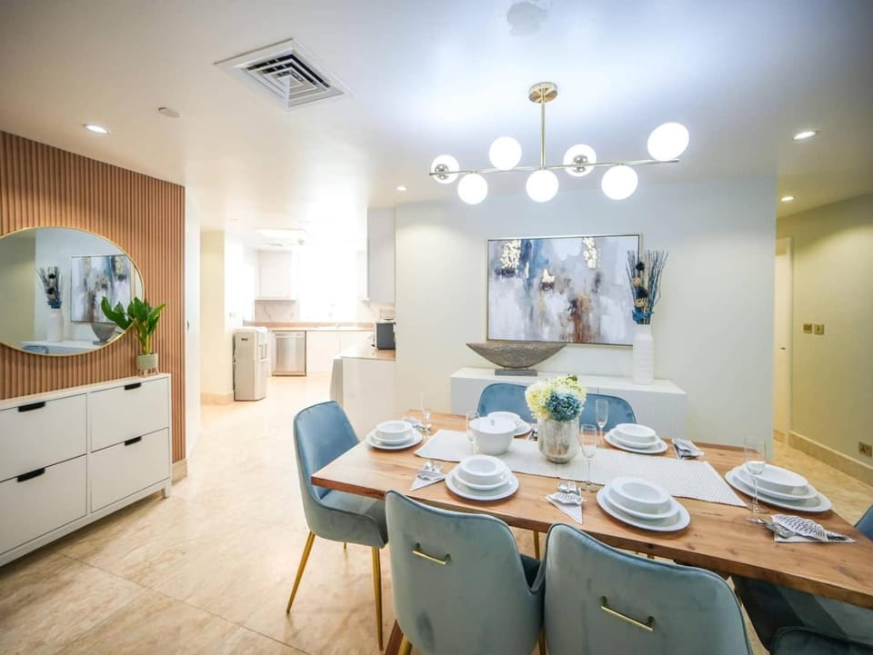 Deluxe 3 Bedroom with Marina & Sea View Apartment in Dubai