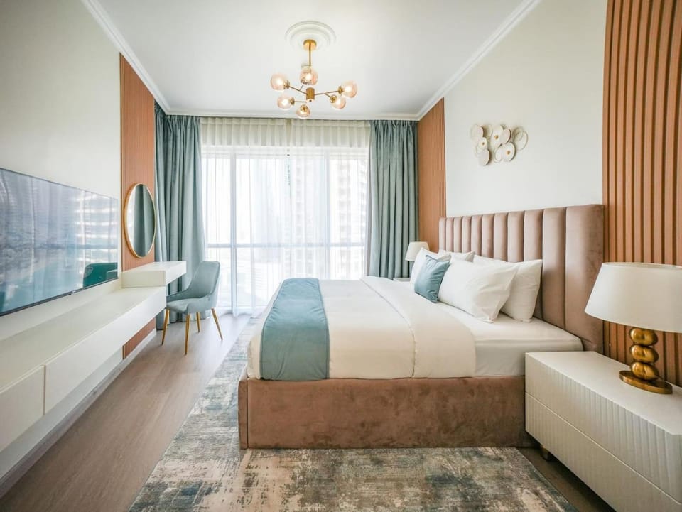 Deluxe 3 Bedroom with Marina & Sea View Apartment in Dubai