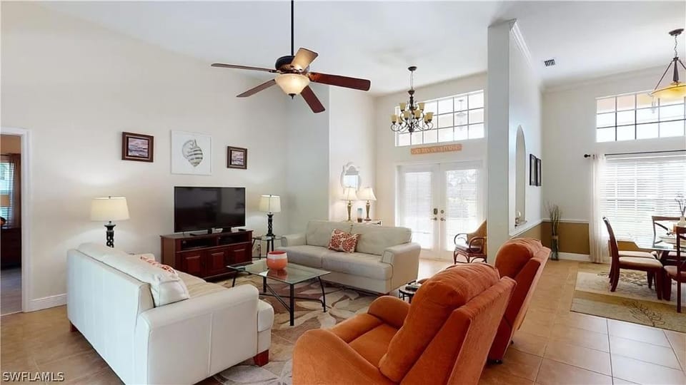 New listing - Villa CShells 3beds/2 baths heated pool home with perfect south-western exposure Villa in Cape Coral