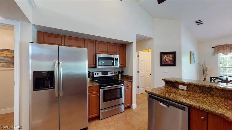 New listing - Villa CShells 3beds/2 baths heated pool home with perfect south-western exposure Villa in Cape Coral