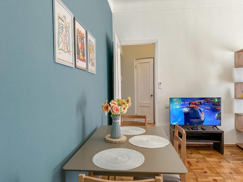 TV and multimedia, Living room, Seating area, Dining area, Evening entertainment