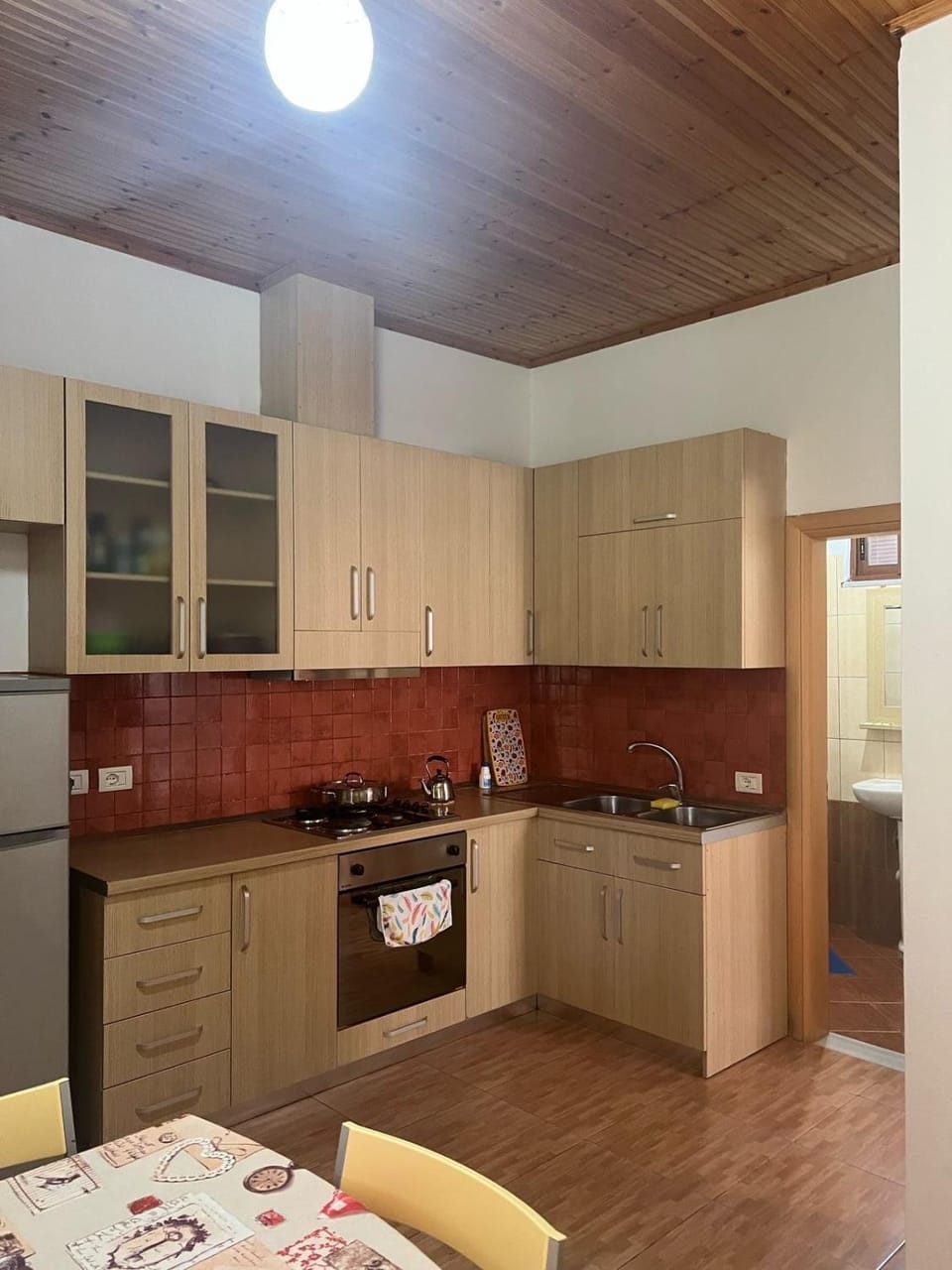 Kitchen or kitchenette, oven