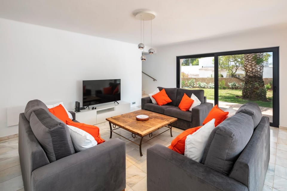 TV and multimedia, Living room, Seating area