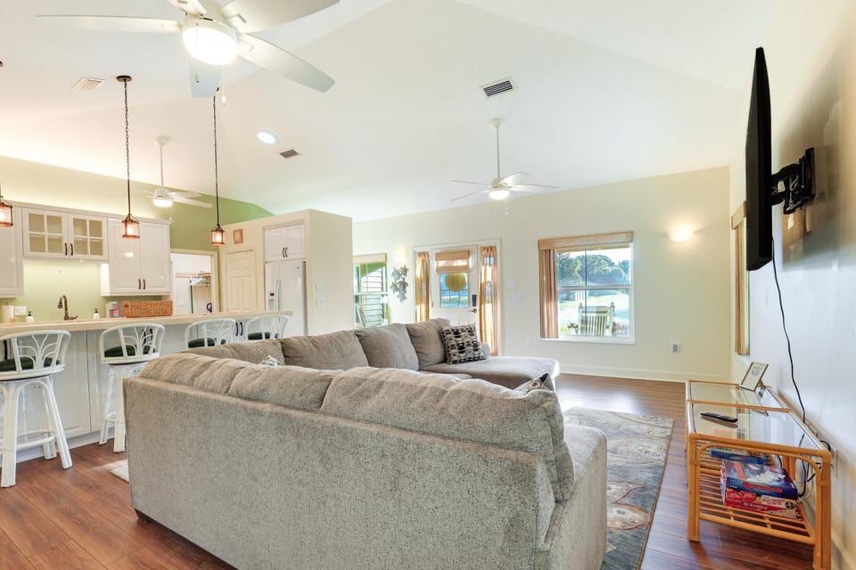 Pet-Friendly Fort Pierce Home with Screened Porch! House in Fort Pierce