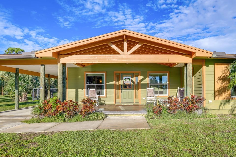 Pet-Friendly Fort Pierce Home with Screened Porch! House in Fort Pierce