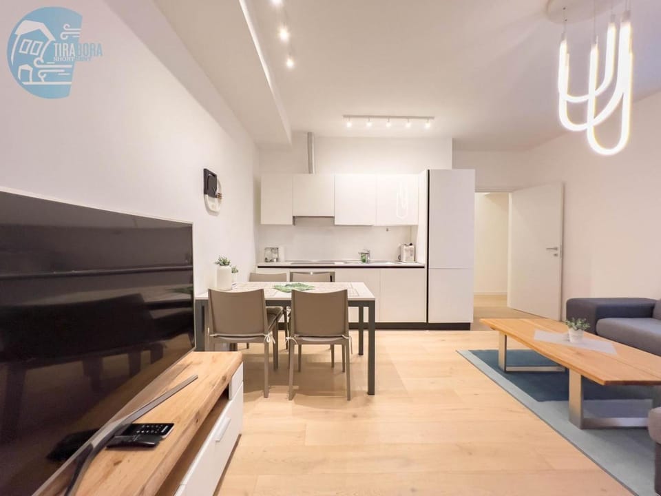 Piazza della Borsa 3B Tirabora Short Rent Apartment in Trieste