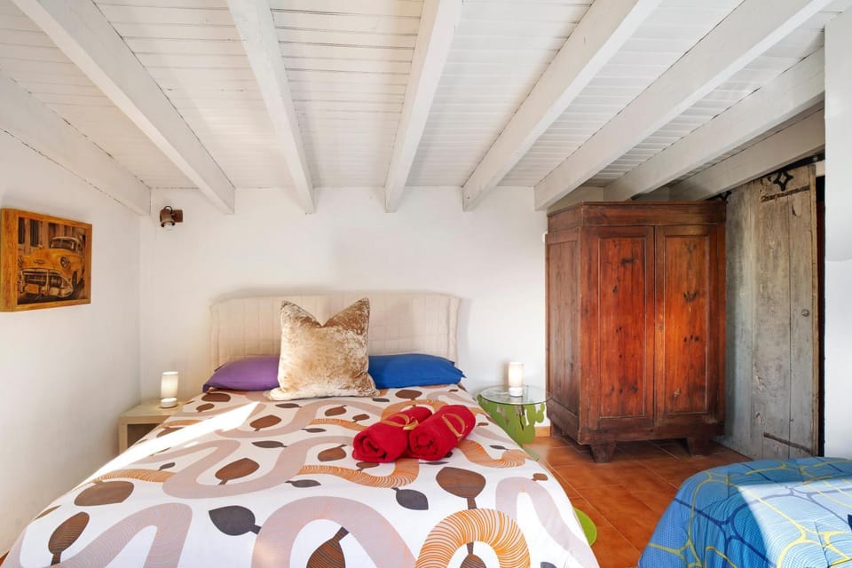 Property building, Living room, Bedroom
