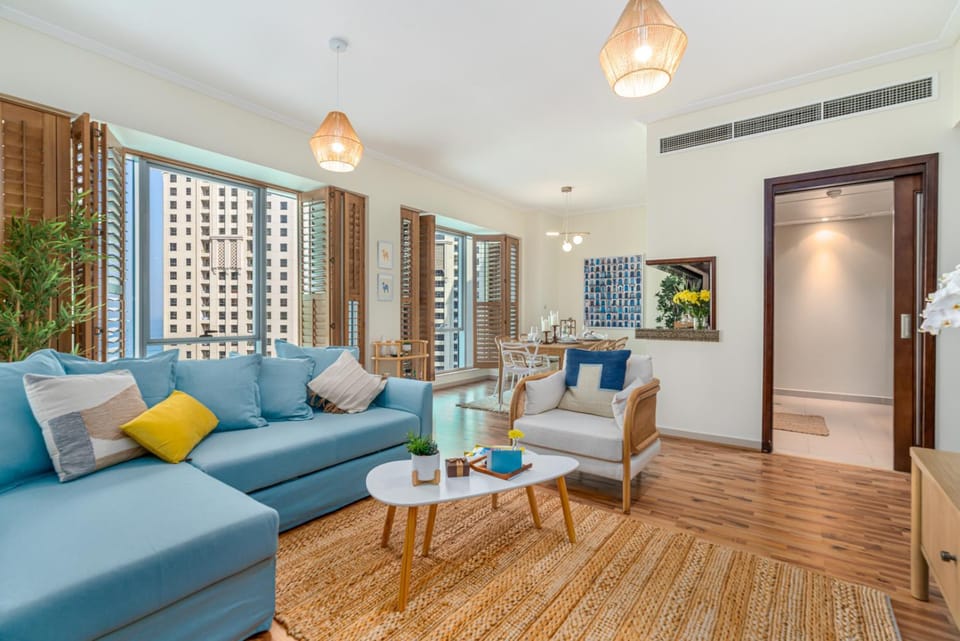 Boutique Apartment Sea Views - Dubai Marina Apartment in Dubai