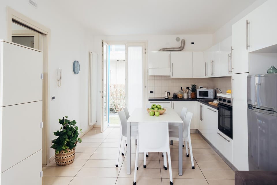 Coffee/tea facilities, Kitchen or kitchenette, Dining area, dishwasher, minibar, pet friendly, stove