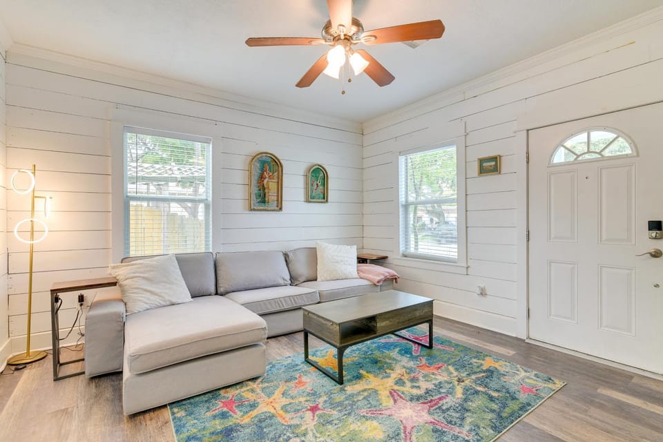 1 Mi to Shore! Galveston Stay w/ Pet-Friendly Yard House in Galveston Island