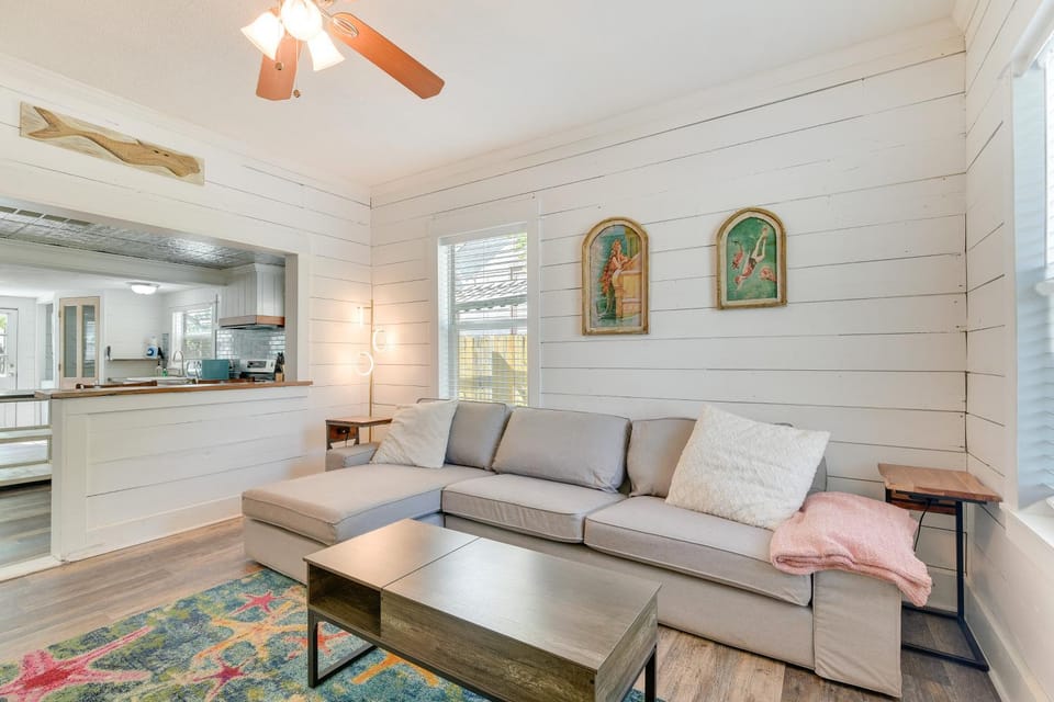 1 Mi to Shore! Galveston Stay w/ Pet-Friendly Yard House in Galveston Island