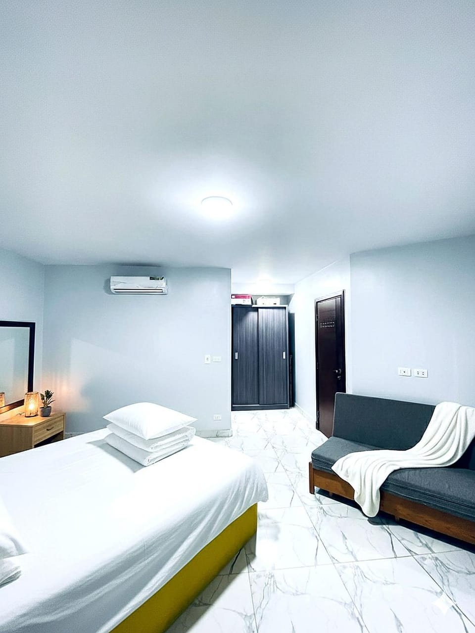 Bed, Bedroom