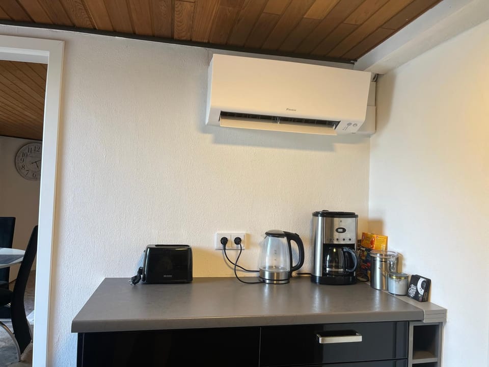 Coffee/tea facilities, Kitchen or kitchenette