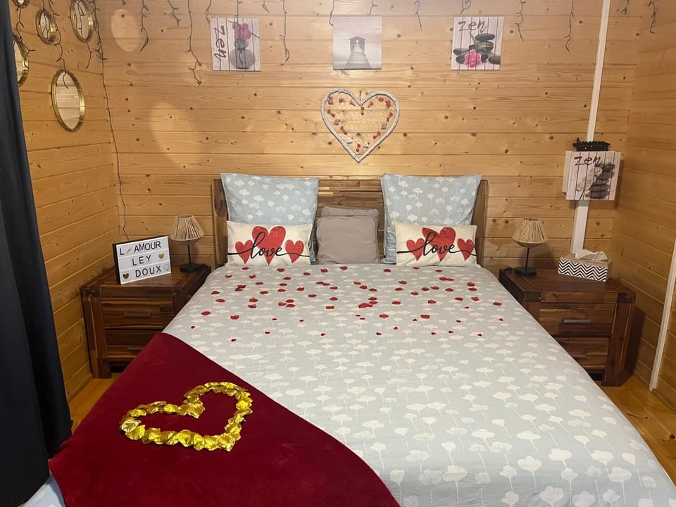 Les Chalets de marie 974 RÉUNION - Vue mer, Jacuzzi SPA privatif dans le chalets Sans vis à vis Chalet in Saint-Denis