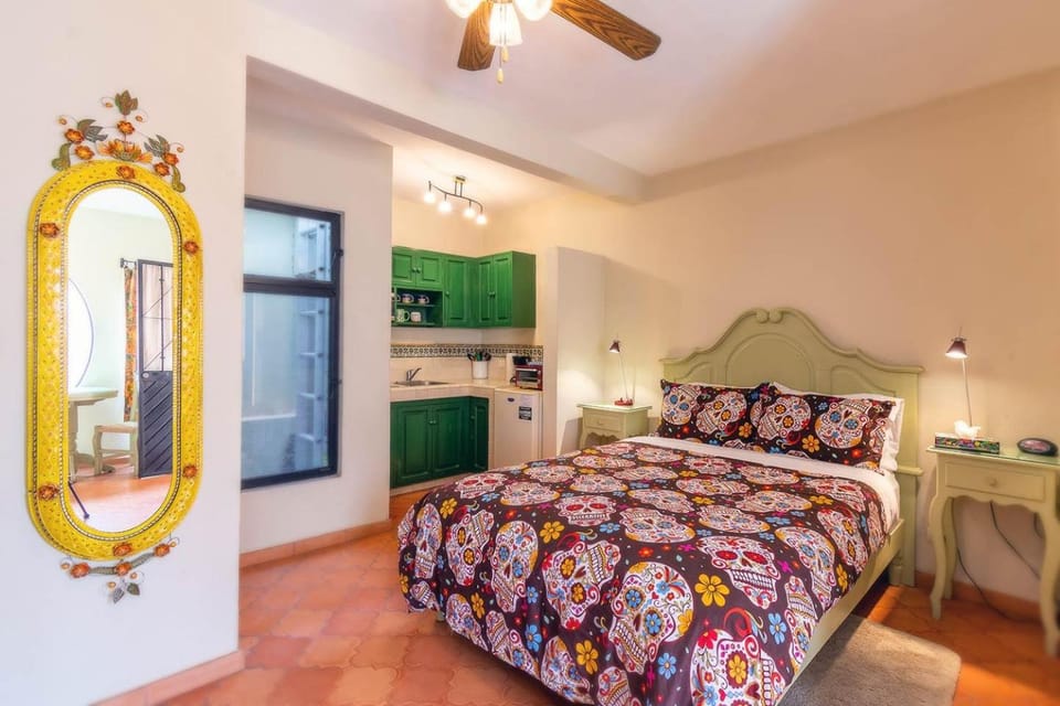 Bed, Kitchen or kitchenette, Bedroom, fireplace