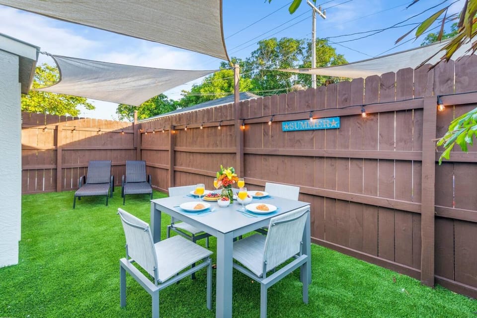3BR Home Near Downtown & Airport, Family-Friendly House in West Palm Beach