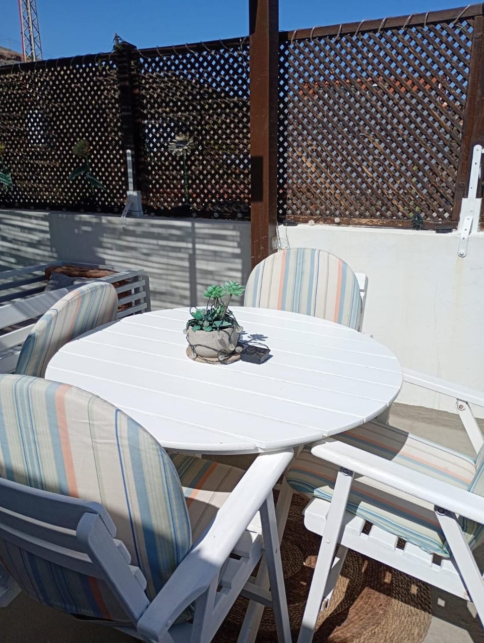Property building, Off site, Balcony/Terrace, Dining area