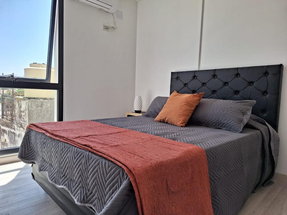 Bed, Bedroom, air conditioner