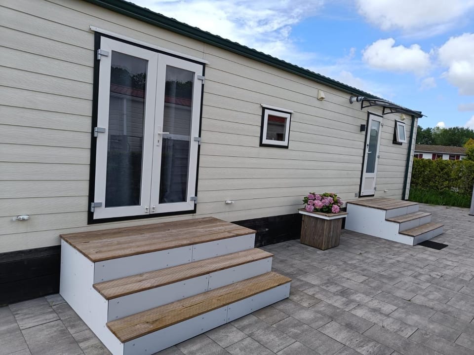 Property building, Garden