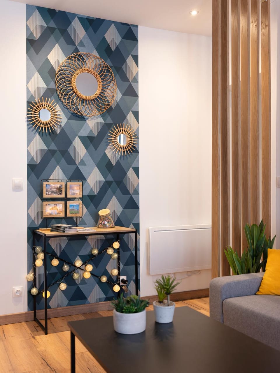Living room, Decorative detail, Seating area