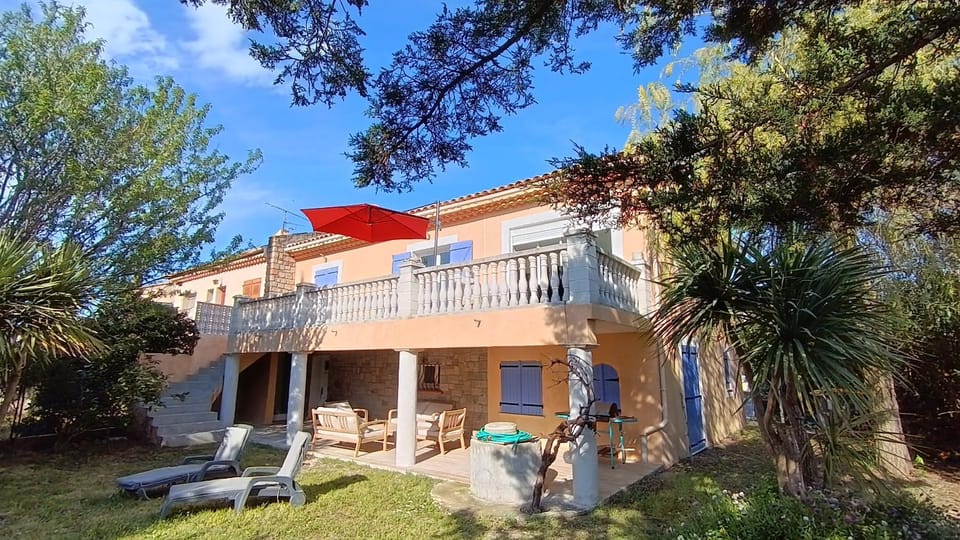 Maison au calme avec jardin et piscine Saint Raphaël House in Saint-Raphael