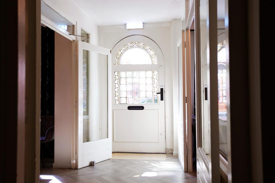 Property building, Facade/entrance