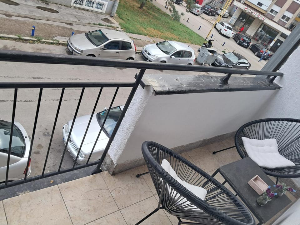 Neighbourhood, Balcony/Terrace, Parking