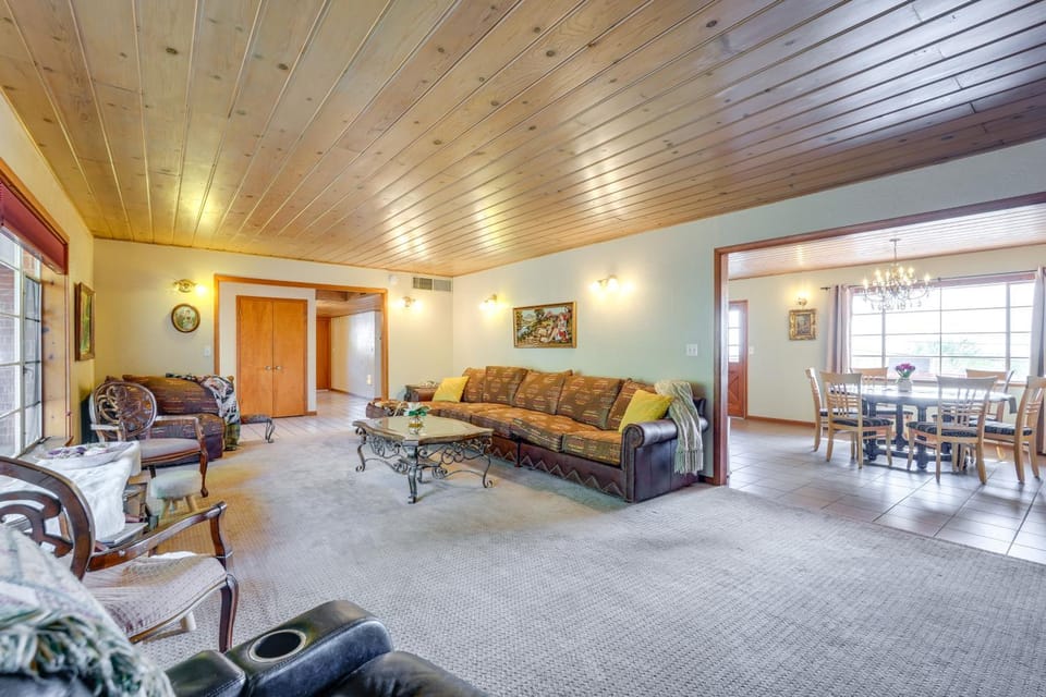 Close to Hiking & Biking: Mtn-View Phoenix Home House in Phoenix