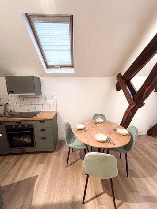 Le Cocoon Choisy-le-Roi - Wifi, Parking Gratuit, RER C Apartment in Île-de-France