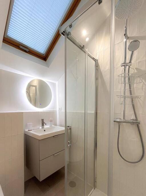Le Cocoon Choisy-le-Roi - Wifi, Parking Gratuit, RER C Apartment in Île-de-France