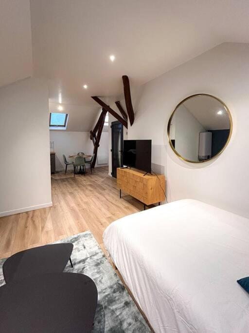 Le Cocoon Choisy-le-Roi - Wifi, Parking Gratuit, RER C Apartment in Île-de-France
