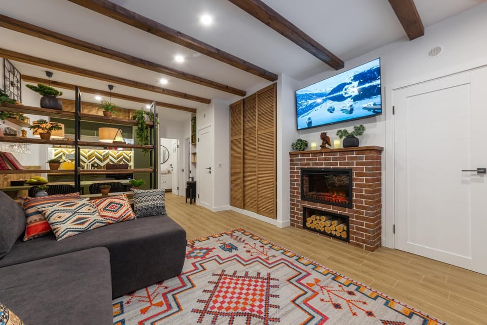 Living room, fireplace, fireplace