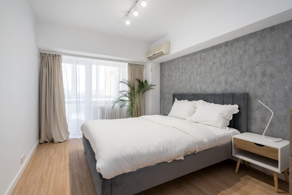Bed, Photo of the whole room, Bedroom, air conditioner