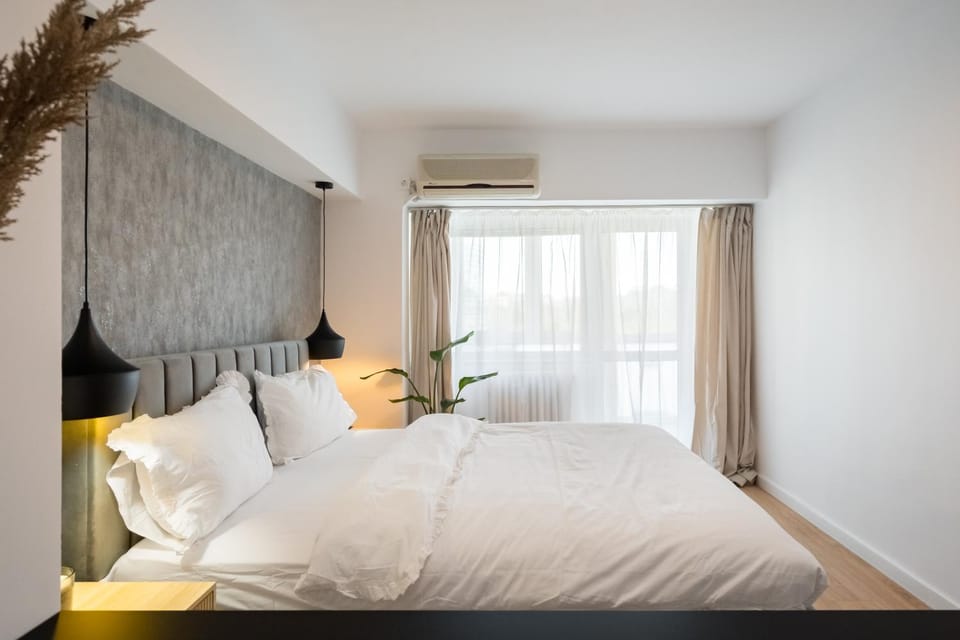Photo of the whole room, Bedroom, air conditioner