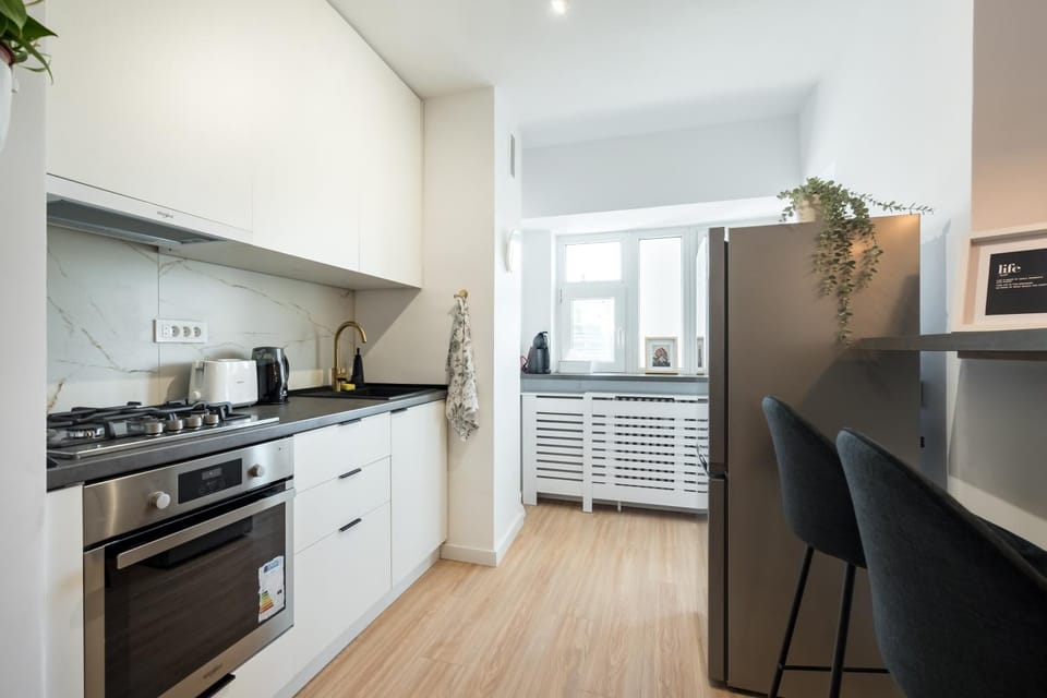 Kitchen or kitchenette, dishwasher, minibar, oven