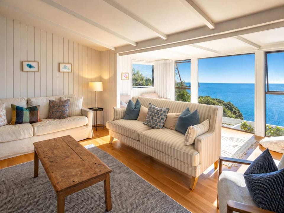 Clifftop Sanctuary - Stay Waiheke House in Auckland Region