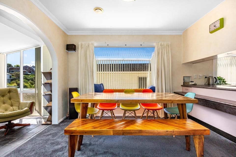 Seating area, Dining area