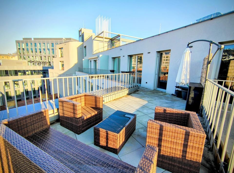 Natural landscape, TV and multimedia, View (from property/room), Balcony/Terrace, Living room, Seating area