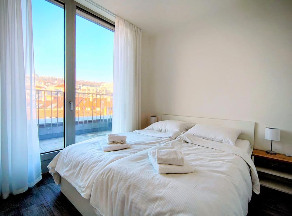 View (from property/room), Living room, Seating area, Dining area