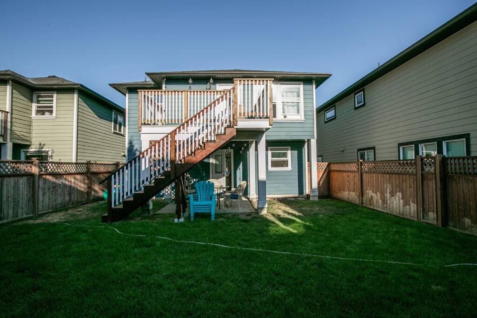 Great 1-bedroom Suite Near Downtown Langford Apartment in Vancouver Island