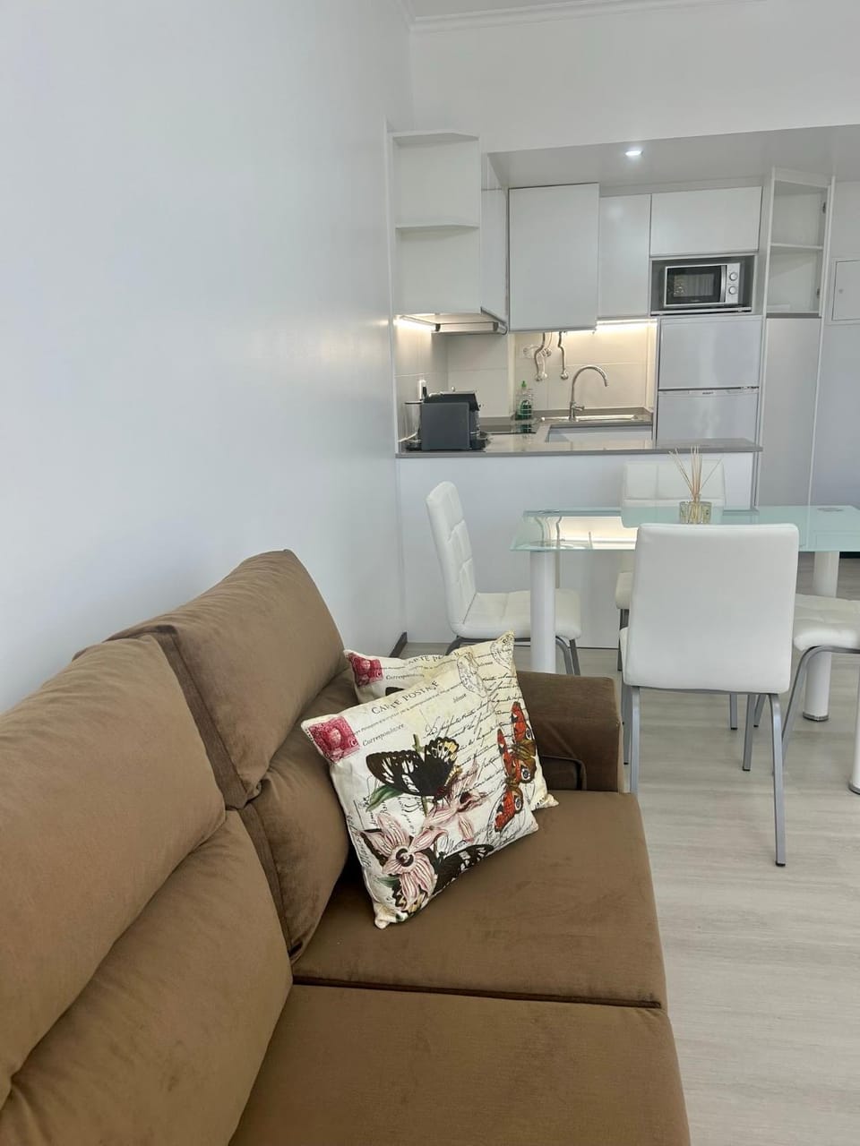 Kitchen or kitchenette, Living room, Dining area, stove