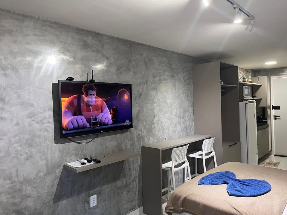 Bed, TV and multimedia, Bedroom