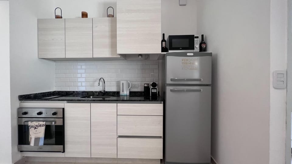 Kitchen or kitchenette, minibar, pet friendly, stove, toaster