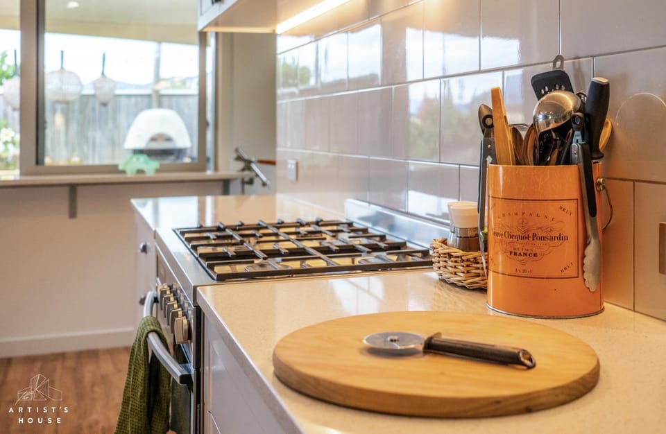 Kitchen or kitchenette, kitchen