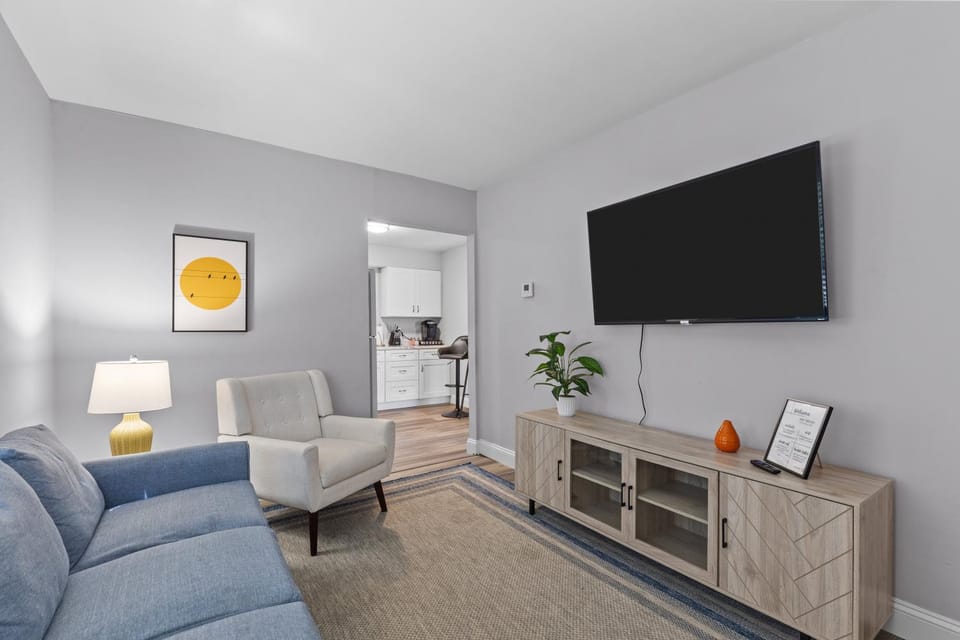 TV and multimedia, Living room, Photo of the whole room, Seating area
