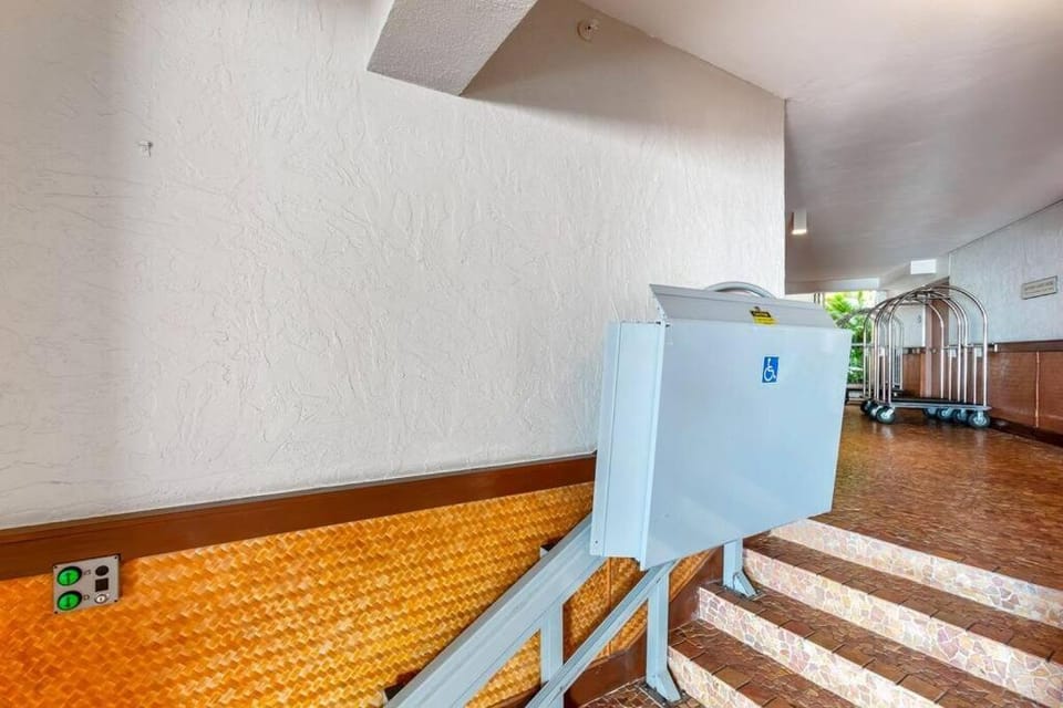 Royal Kahana 804- 8th floor amazing ocean view Studio Apartment in Napili-Honokowai