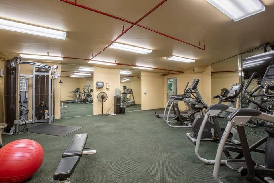 Royal Kahana 804- 8th floor amazing ocean view Studio Apartment in Napili-Honokowai