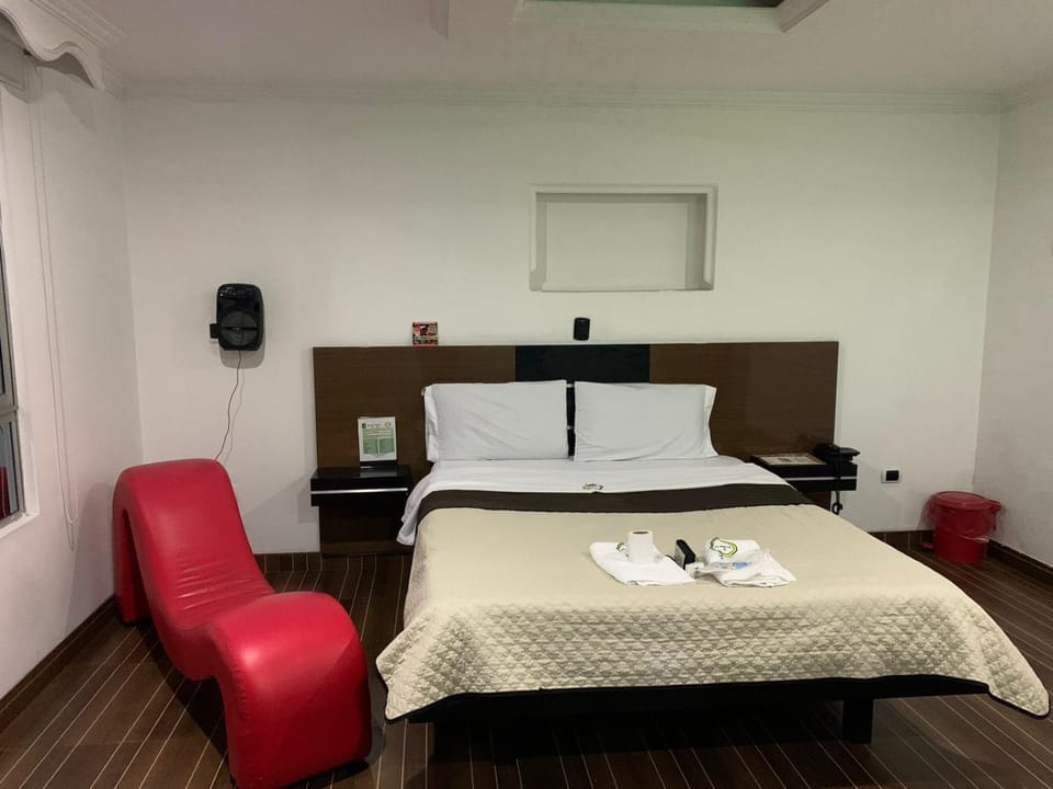 Hotel Planeta 3 Bed and Breakfast in Bogota