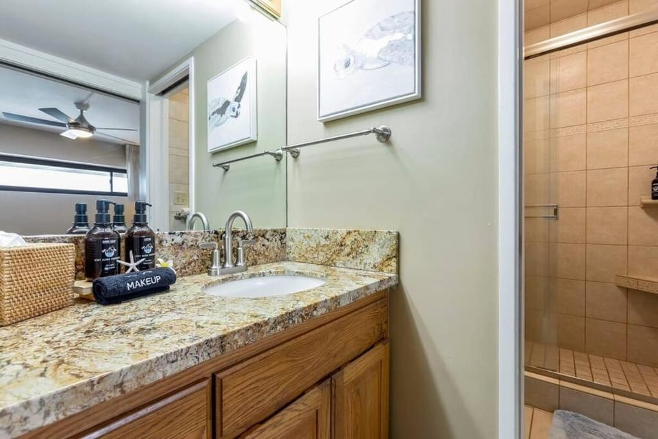 Sugar Beach Resort 534- Oceanfront with amazing views at Sugar Beach Resort Apartment in Maalaea